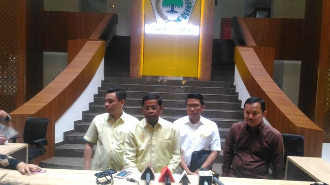 sekjen golkar idrus marham konpers dukungan ridwan kamil dan daniel