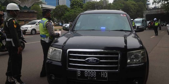 Ini beda arti lampu biru, merah dan oranye pada rotator & sirine