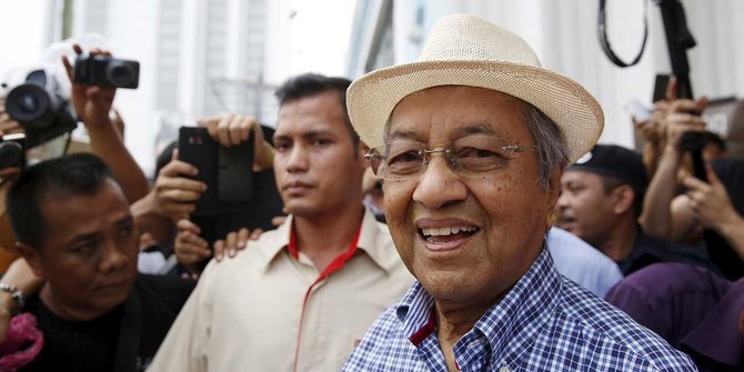 Sultan Malaysia desak Mahathir diusut sebab sebut orang Bugis bajak laut