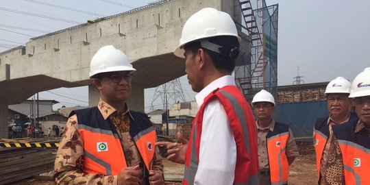 Ini yang dibicarakan Jokowi dengan Anies usai resmikan Tol Becakayu