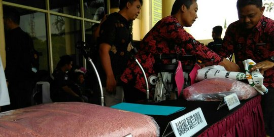 Polda Jabar gerebek pabrik selewengkan pupuk subsidi