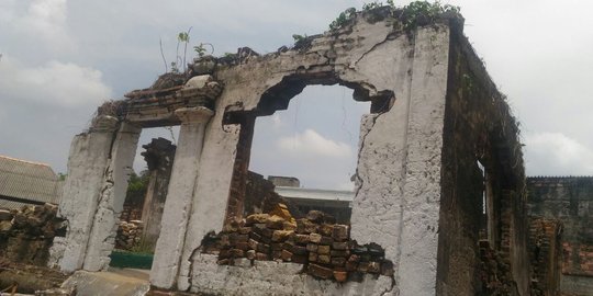 Candi diduga peninggalan Kerajaan Sriwijaya awalnya dibangun untuk makam SMB I
