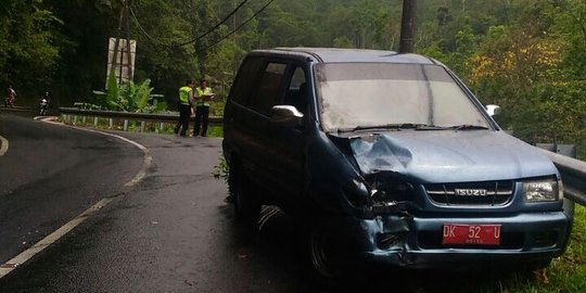 Ditabrak mobil dinas kecamatan, kakek di Bali tewas, 2 cucunya selamat