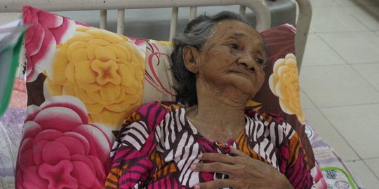 Kisah Nenek Marsiyatim kembali bertemu anak usai 50 tahun lebih berpisah