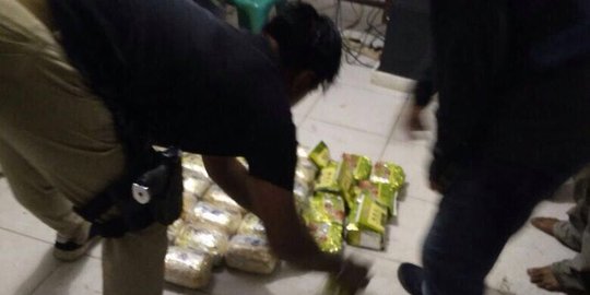 Bawa 30 kg sabu, mobil pelaku nyungsep di parit saat diburu petugas BNN