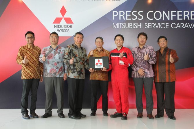 press conference perkenalan program mitsubishi service caravan