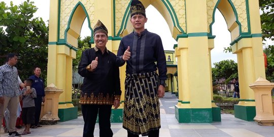 Berkunjung ke Pekanbaru, AHY berziarah di makam Sultan Syarif Kasim II