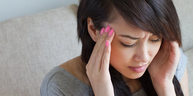 10 Cara menghilangkan sakit kepala secara alami, tradisional, dan tanpa obat  | merdeka.com