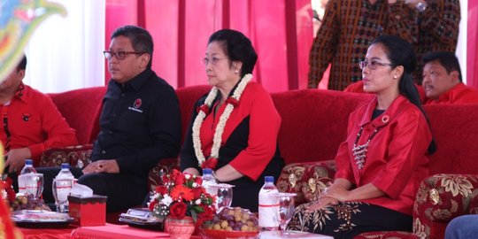Usai hadiri pernikahan Kahiyang, Megawati ke Semarang bahas cagub Jateng