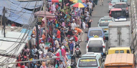 Saat pejalan kaki disalahkan Sandiaga jadi biang semrawut Tanah Abang