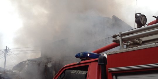 Gudang ikan asin di Bogor terbakar