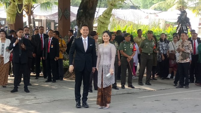 ahy dan annisa pohan hadiri pernikahan kahiyang