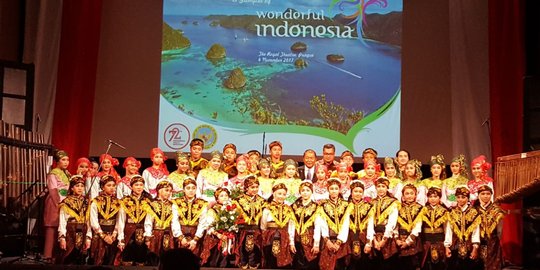 SMP Labschool Cibubur raih 2 penghargaan di Festival Folklore bergengsi dunia