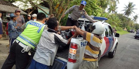 Kakak & adik di Bali tewas ditabrak truk saat kendarai motor