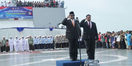 Ketua DPD pimpin upacara Hari Pahlawan di tengah laut