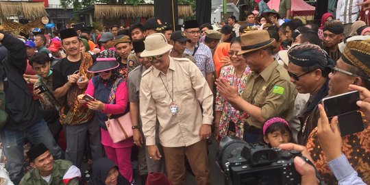 Mendikbud ikut memarut kelapa dan berkostum Hizbul Wathan dalam festival di Malang