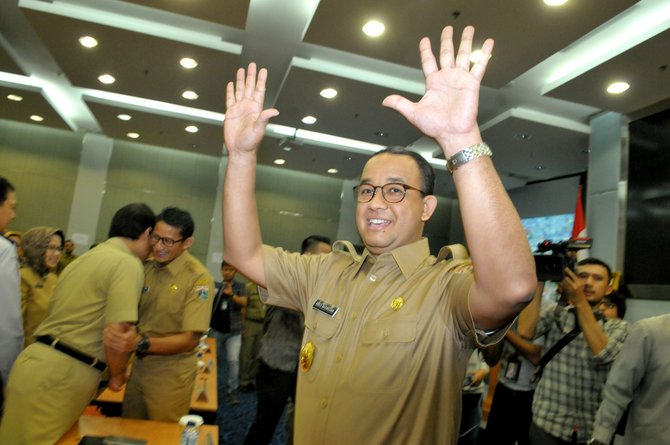 hari pertama anies sandi