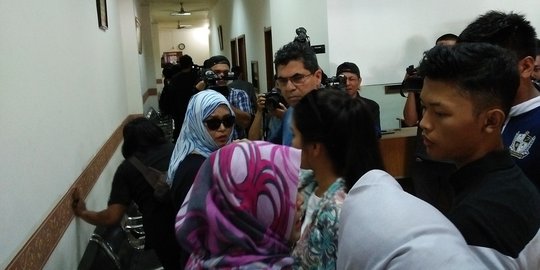 Hadir prarekonstruksi, tangis keluarga dr Letty pecah di klinik Azzahra