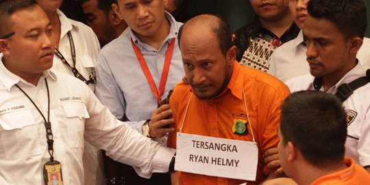 Ekspresi Helmi jalani prarekonstruksi penembakan dr Letty