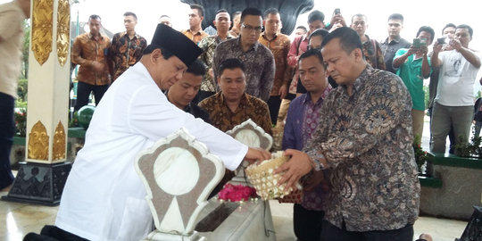 Selain ke makam Raja Mataram, Prabowo ziarah ke makam Jenderal Besar Soedirman