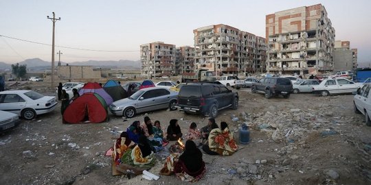 Korban tewas akibat gempa di perbatasan Irak-Iran bertambah jadi 348 orang