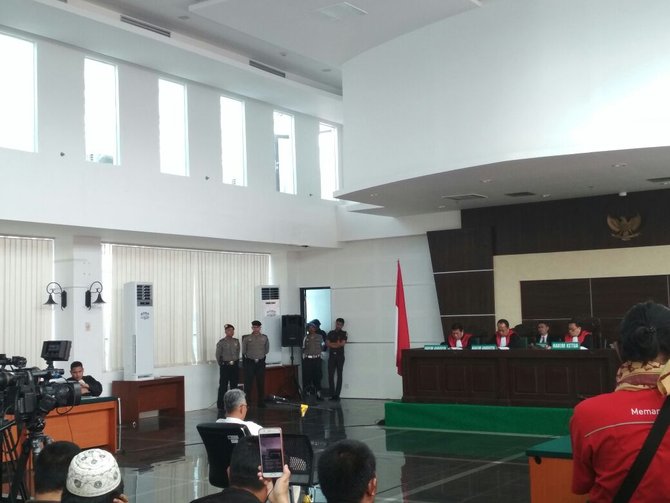 sidang vonis buni yani