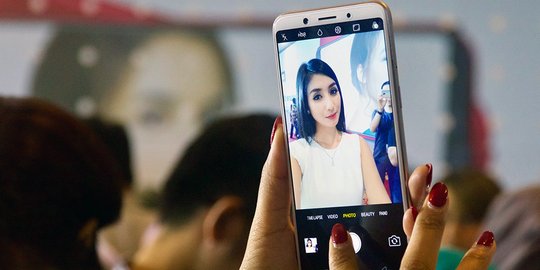 Teknologi AI Beauty Recognition OPPO F5 diklaim dibutuhkan konsumen