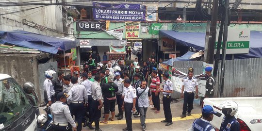 Sumber kemacetan, ojol dan opang di Stasiun Sudirman ditertibkan