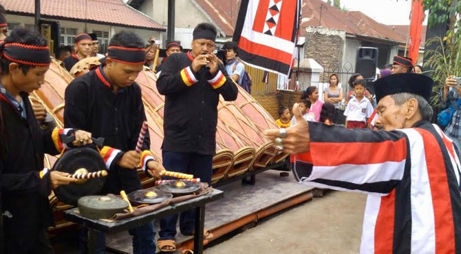 seniman mandailing siap isi pesta adat bobby kahiyang