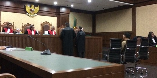 Samarkan transaksi suap, komisaris PT Adhiguna Keruktama buka 21 rekening
