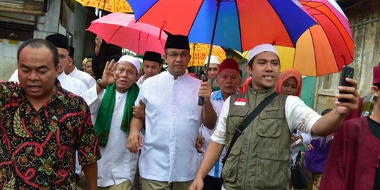 Anies sebut pencabutan larangan pemotor lewat Thamrin buat wong cilik