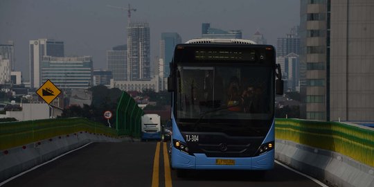 Pemenang lelang wansprestasi, pemasangan lampu koridor 13 molor
