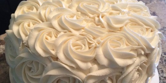 7 Resep dan cara membuat butter cream sendiri yang mudah dan nggak kemanisan