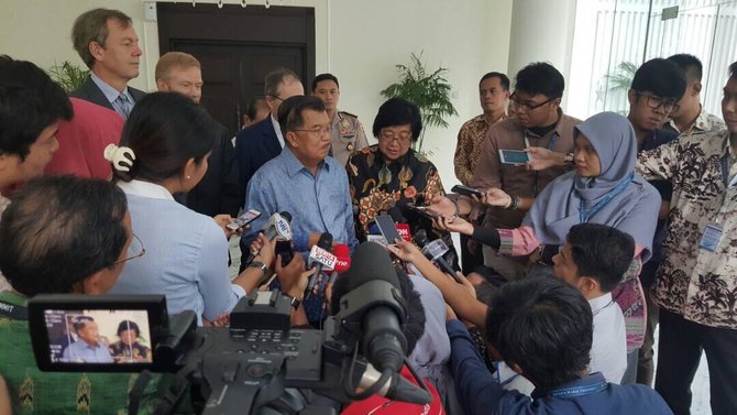 wapres jusuf kalla dan menteri lh siti nurbaya