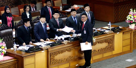 Belum diizinkan jenguk Novanto, Wakil Ketua DPR doakan dari rumah
