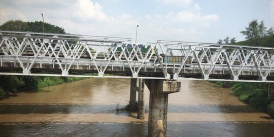 Usia uzur, Jembatan Mojo di atas Bengawan Solo bahayakan pengguna jalan
