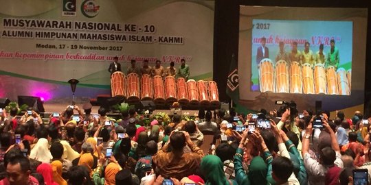 Berpantun dan pukul gordang, Jokowi buka munas KAHMI