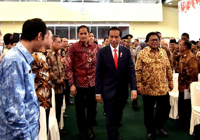 presiden jokowi dan oesman sapta odang