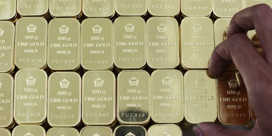 Harga emas Antam turun Rp 5.000 ke posisi Rp 633.652 per gram