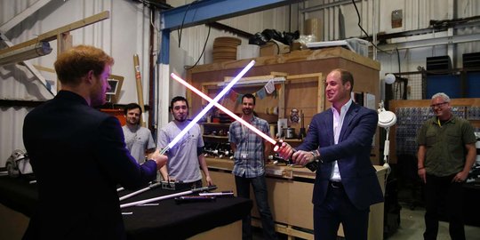 Pangeran William dan Pangeran Harry benar-benar jadi figuran di sekuel Star Wars