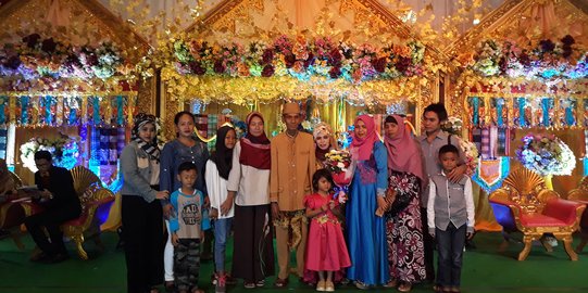 Senyum bahagia kakek Ishak menikah untuk kedua kalinya