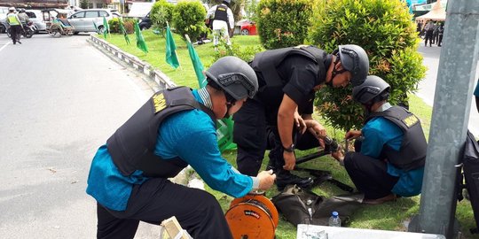 Benda mencurigakan di jalan dilalui Wapres JK ternyata alat pijat