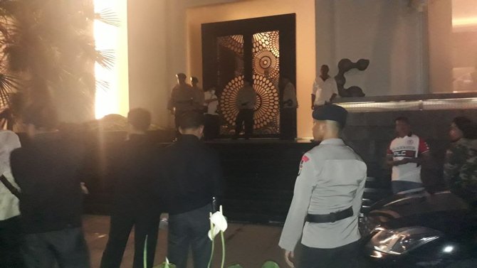 brimob jaga rumah setnov