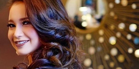 punya rambut indah, 7 penyanyi cantik ini dikontrak buat iklan produk rambut