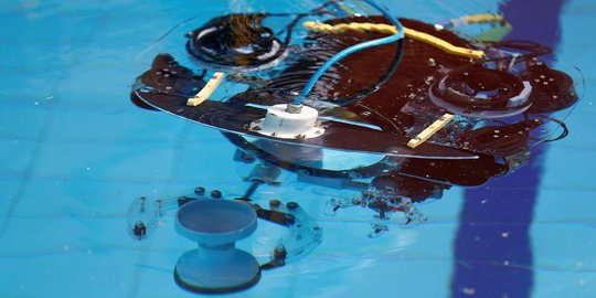 Menyaksikan kompetisi robot bawah air NASA