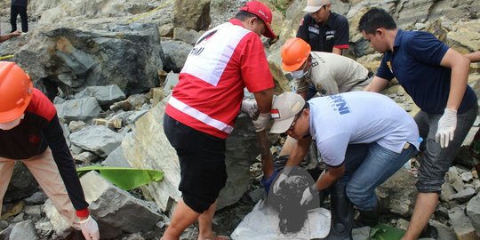 Seorang penambang di Kebumen tewas tertimpa batu besar