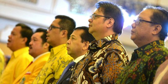 Bursa Ketum Golkar, menakar peluang Airlangga dan melihat gesture Jokowi