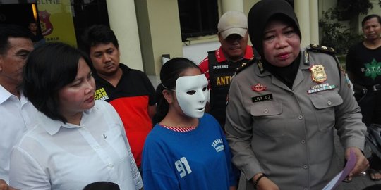 Kurnia jual temannya kepada pria hidung belang lewat Facebook