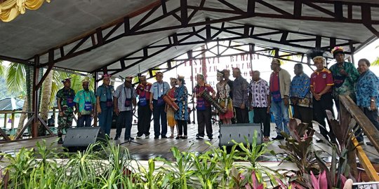 Pemkab Jayapura resmi buka Festival Bahari Tanah Merah