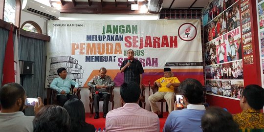 Sabam Sirait ingatkan pemuda untuk jaga Indonesia